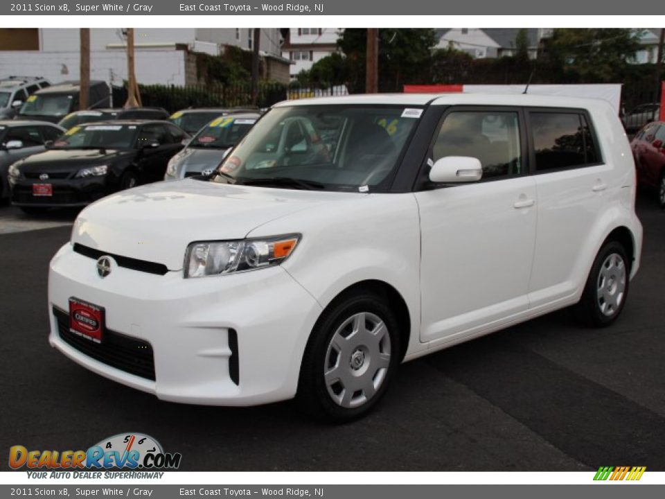 2011 Scion xB Super White / Gray Photo #3