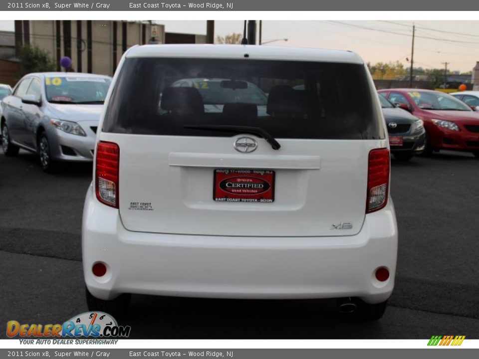2011 Scion xB Super White / Gray Photo #5
