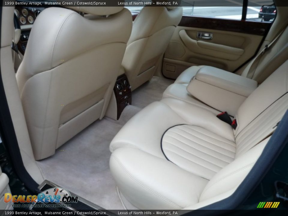 Rear Seat of 1999 Bentley Arnage  Photo #36