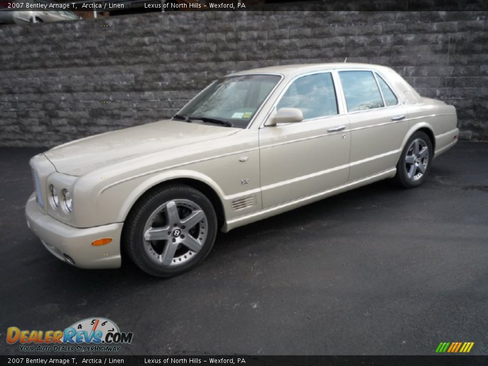 Front 3/4 View of 2007 Bentley Arnage T Photo #1