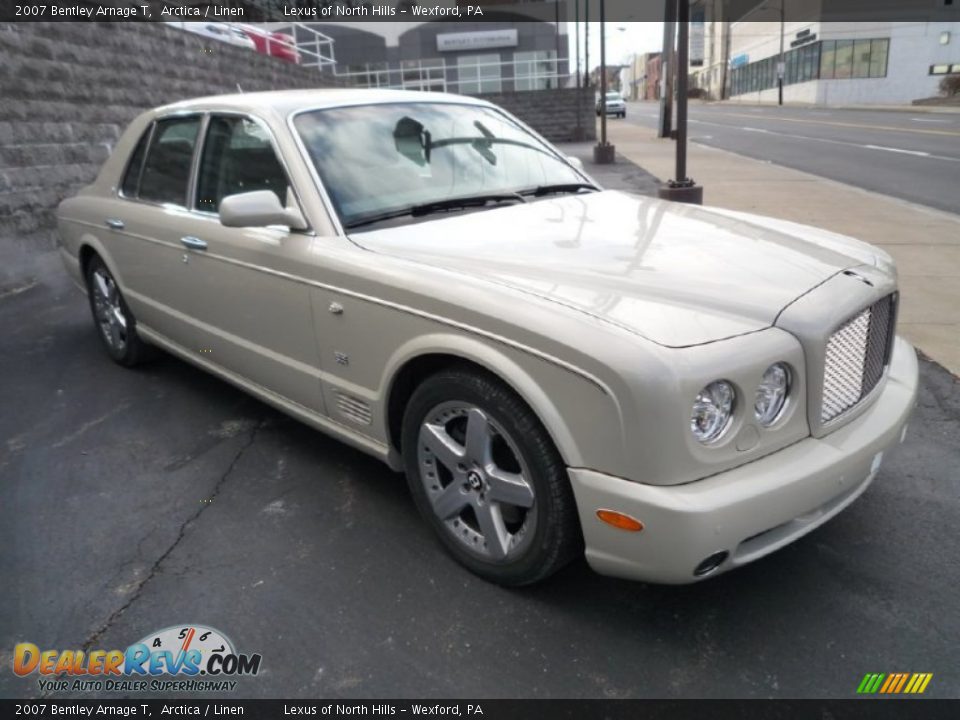 Front 3/4 View of 2007 Bentley Arnage T Photo #2