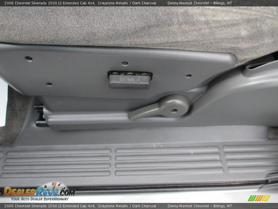 2006 Chevrolet Silverado 1500 LS Extended Cab 4x4 Graystone Metallic / Dark Charcoal Photo #10