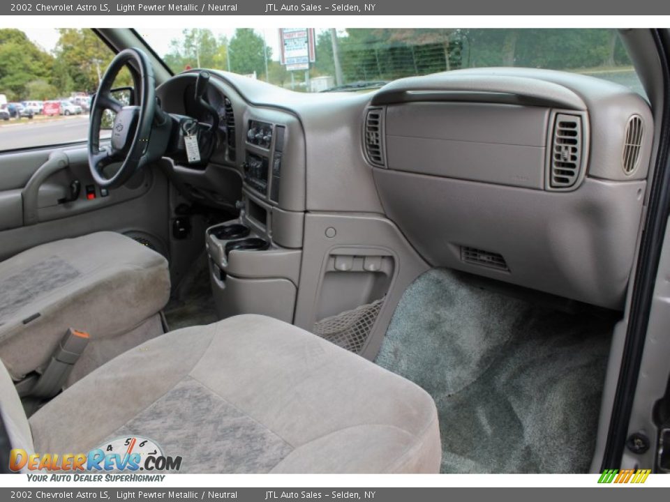 Dashboard of 2002 Chevrolet Astro LS Photo #9