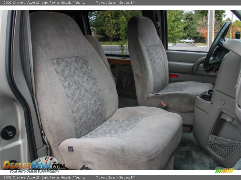 2002 Chevrolet Astro LS Light Pewter Metallic / Neutral Photo #10