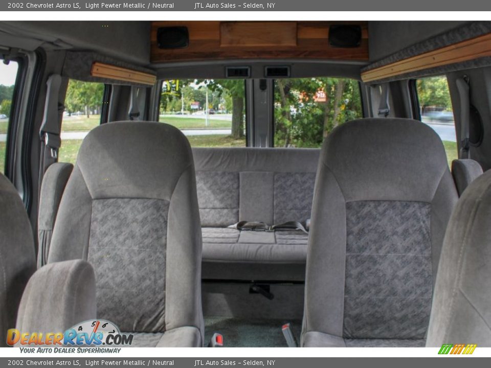 2002 Chevrolet Astro LS Light Pewter Metallic / Neutral Photo #16