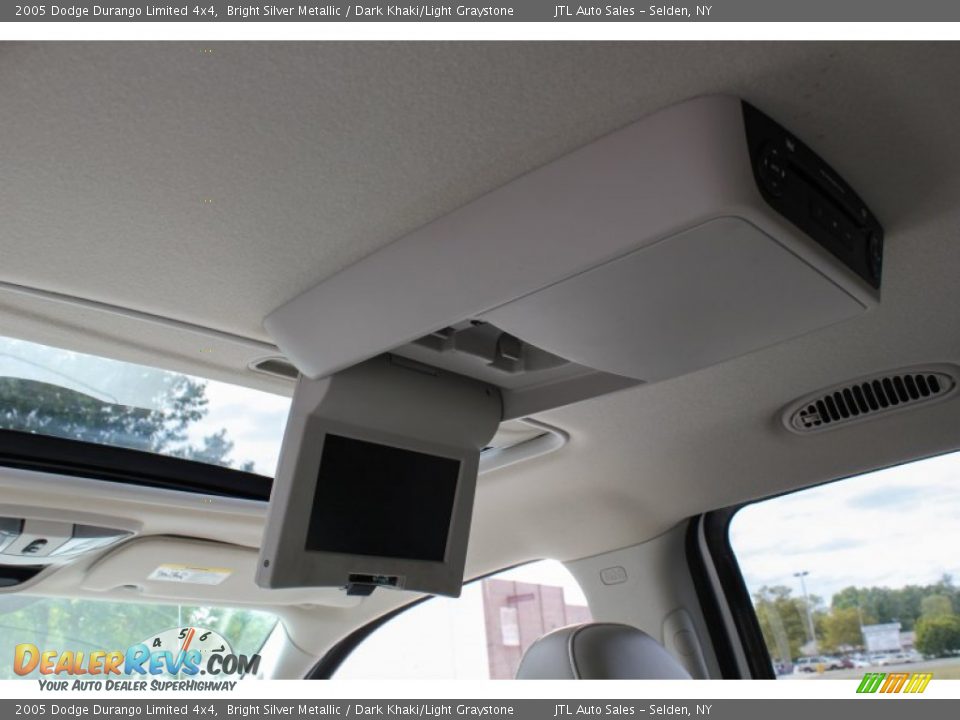 2005 Dodge Durango Limited 4x4 Bright Silver Metallic / Dark Khaki/Light Graystone Photo #18