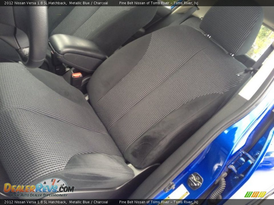 2012 Nissan Versa 1.8 SL Hatchback Metallic Blue / Charcoal Photo #11
