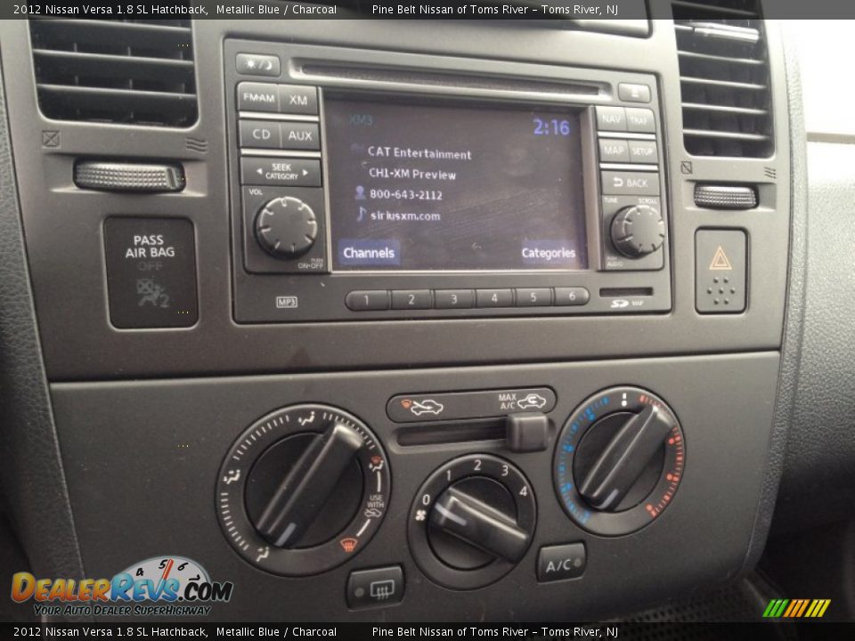 2012 Nissan Versa 1.8 SL Hatchback Metallic Blue / Charcoal Photo #14