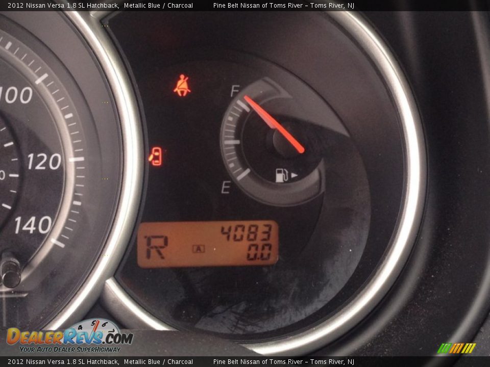 2012 Nissan Versa 1.8 SL Hatchback Metallic Blue / Charcoal Photo #15