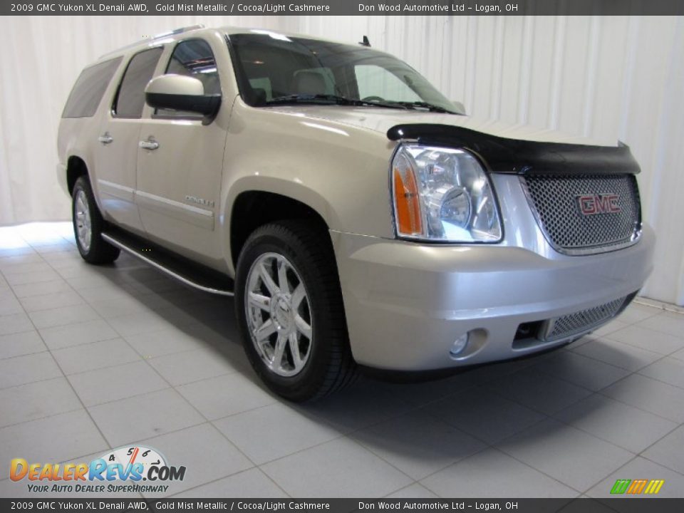 2009 GMC Yukon XL Denali AWD Gold Mist Metallic / Cocoa/Light Cashmere Photo #1