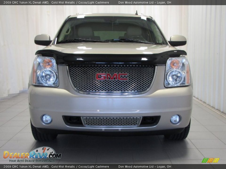 2009 GMC Yukon XL Denali AWD Gold Mist Metallic / Cocoa/Light Cashmere Photo #2