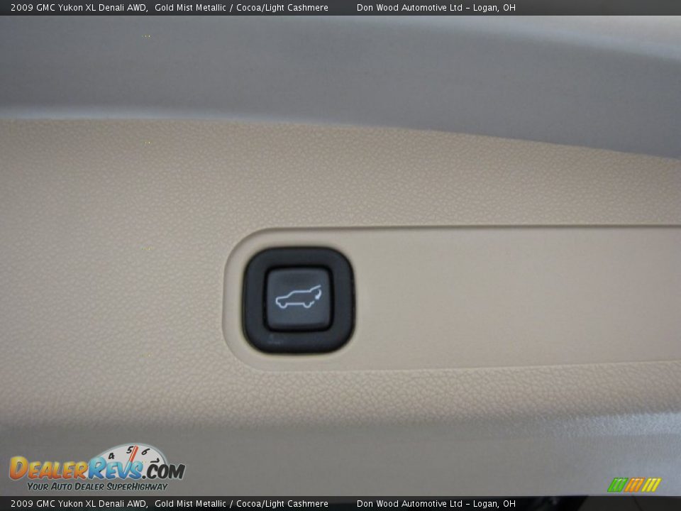 2009 GMC Yukon XL Denali AWD Gold Mist Metallic / Cocoa/Light Cashmere Photo #5