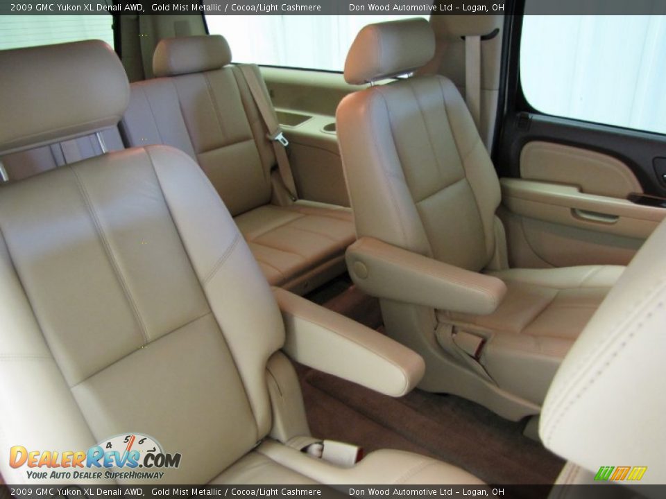 2009 GMC Yukon XL Denali AWD Gold Mist Metallic / Cocoa/Light Cashmere Photo #10