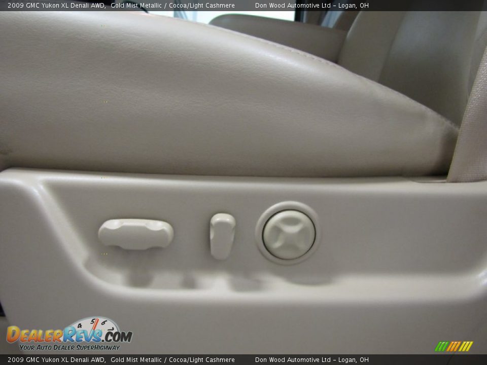 2009 GMC Yukon XL Denali AWD Gold Mist Metallic / Cocoa/Light Cashmere Photo #12