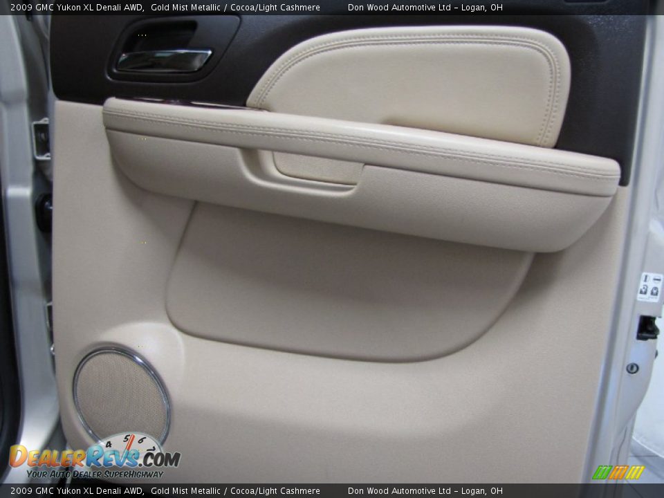 2009 GMC Yukon XL Denali AWD Gold Mist Metallic / Cocoa/Light Cashmere Photo #16