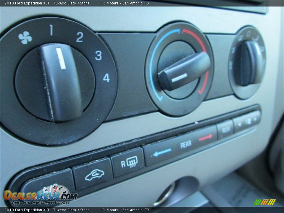 2010 Ford Expedition XLT Tuxedo Black / Stone Photo #13