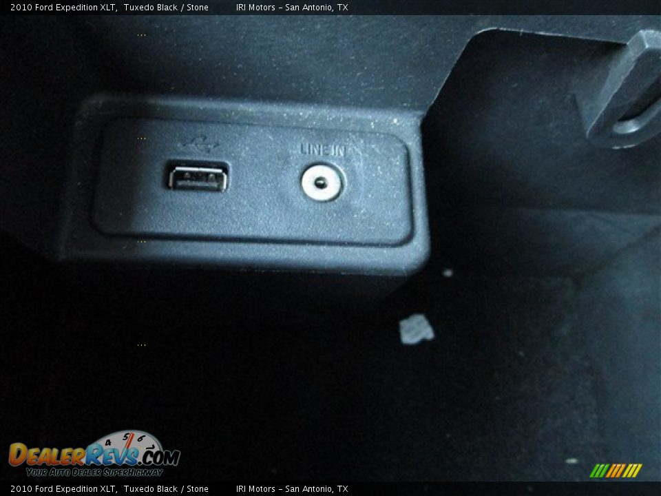 2010 Ford Expedition XLT Tuxedo Black / Stone Photo #16