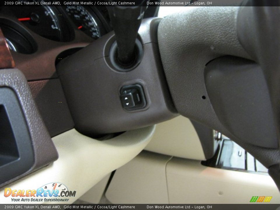 2009 GMC Yukon XL Denali AWD Gold Mist Metallic / Cocoa/Light Cashmere Photo #22