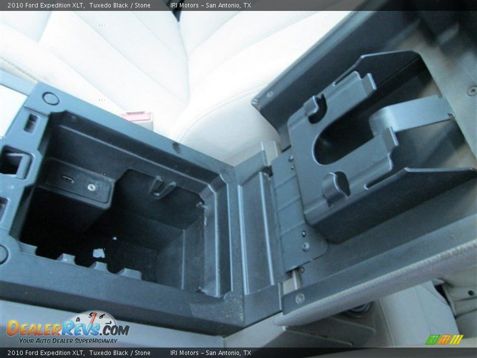 2010 Ford Expedition XLT Tuxedo Black / Stone Photo #17