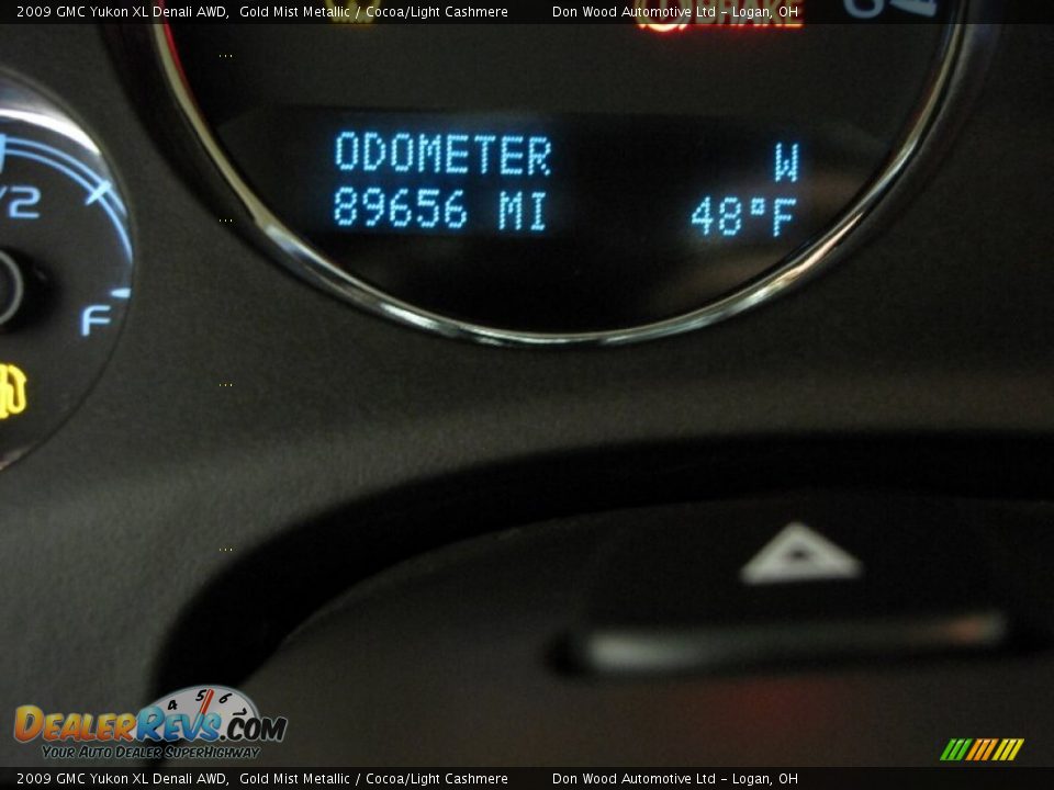 2009 GMC Yukon XL Denali AWD Gold Mist Metallic / Cocoa/Light Cashmere Photo #24
