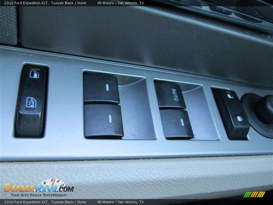 2010 Ford Expedition XLT Tuxedo Black / Stone Photo #19