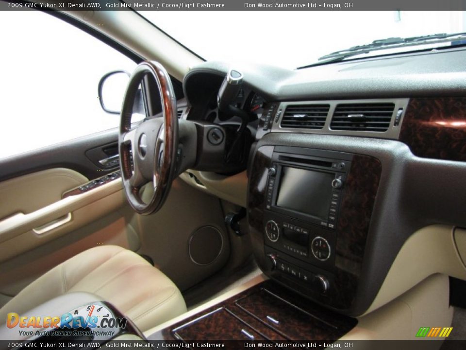2009 GMC Yukon XL Denali AWD Gold Mist Metallic / Cocoa/Light Cashmere Photo #25
