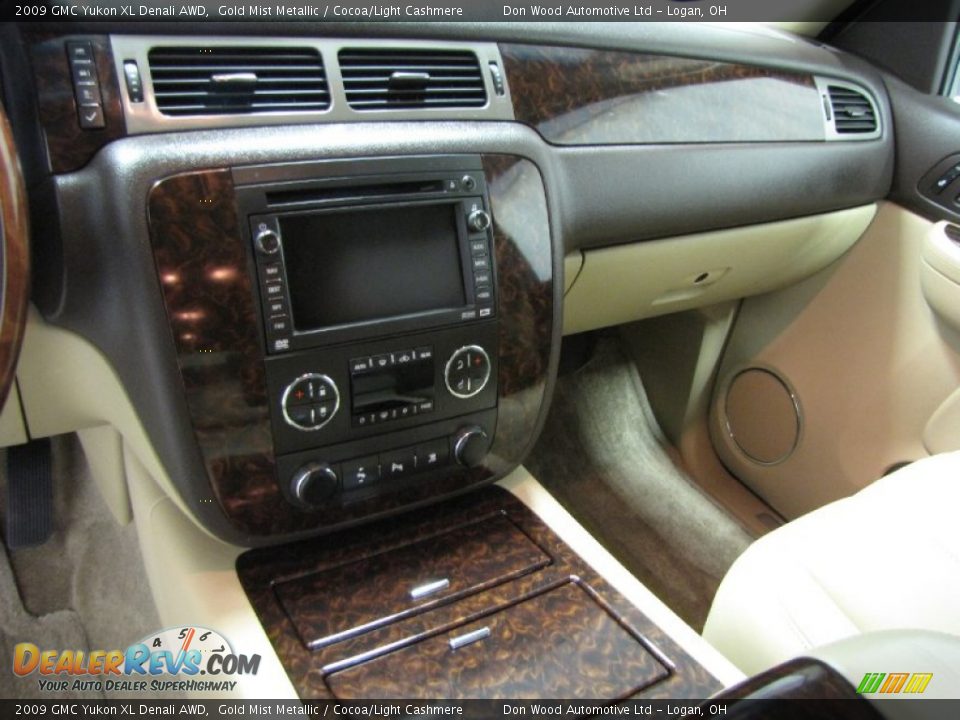 2009 GMC Yukon XL Denali AWD Gold Mist Metallic / Cocoa/Light Cashmere Photo #26