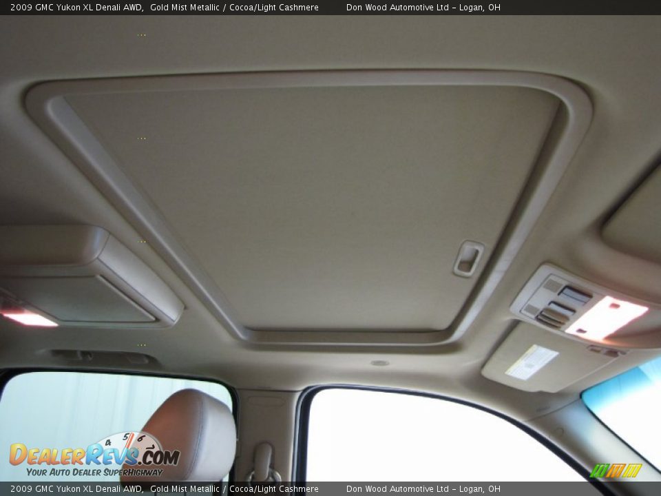 2009 GMC Yukon XL Denali AWD Gold Mist Metallic / Cocoa/Light Cashmere Photo #28