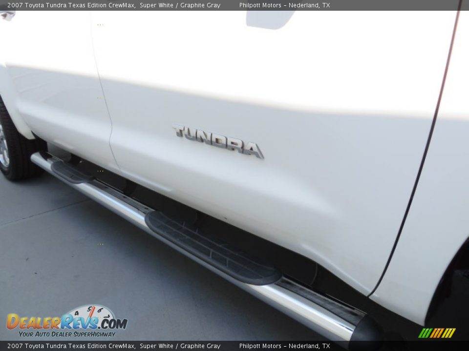 2007 Toyota Tundra Texas Edition CrewMax Super White / Graphite Gray Photo #17