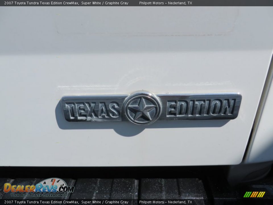 2007 Toyota Tundra Texas Edition CrewMax Super White / Graphite Gray Photo #21