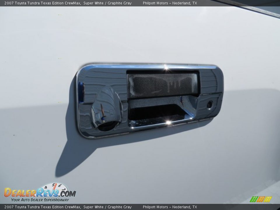 2007 Toyota Tundra Texas Edition CrewMax Super White / Graphite Gray Photo #24