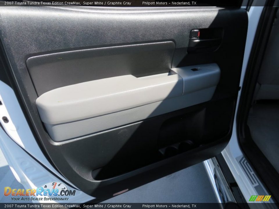 2007 Toyota Tundra Texas Edition CrewMax Super White / Graphite Gray Photo #32