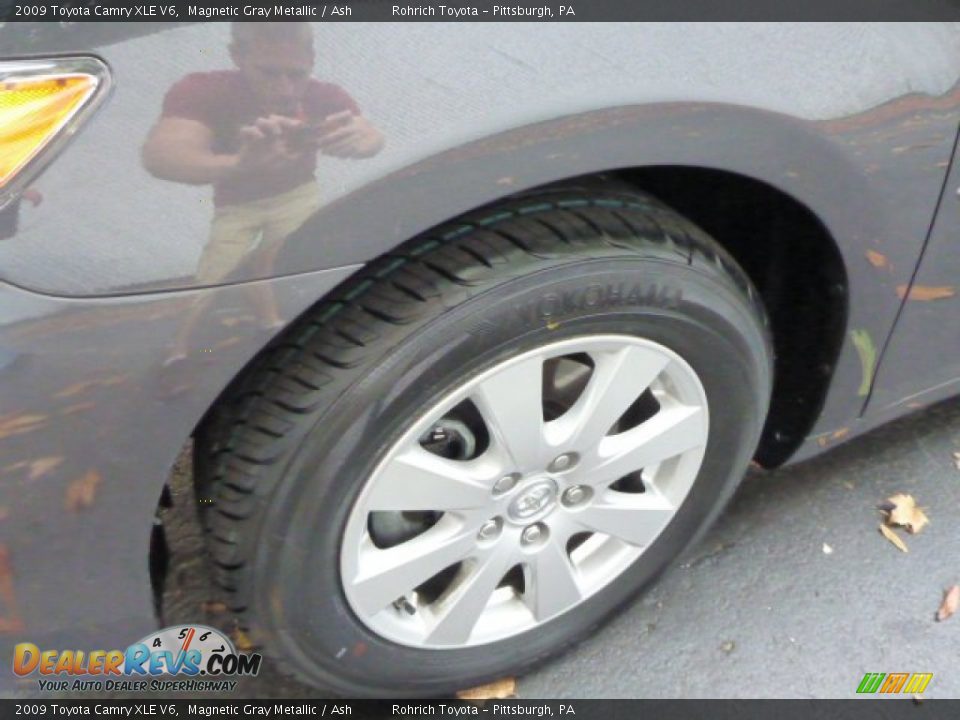 2009 Toyota Camry XLE V6 Magnetic Gray Metallic / Ash Photo #8