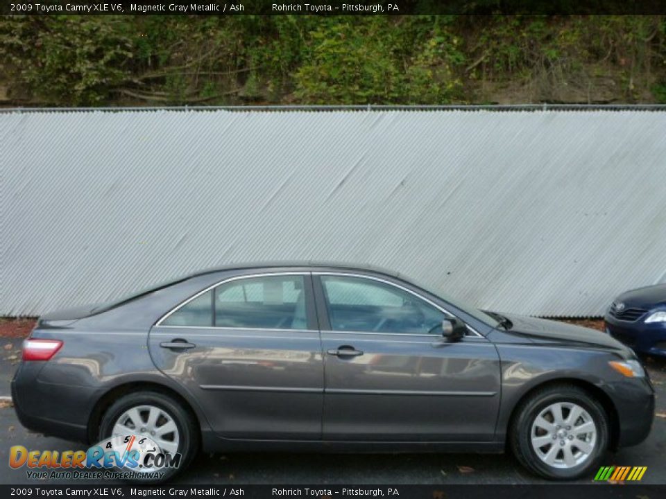 Magnetic Gray Metallic 2009 Toyota Camry XLE V6 Photo #10