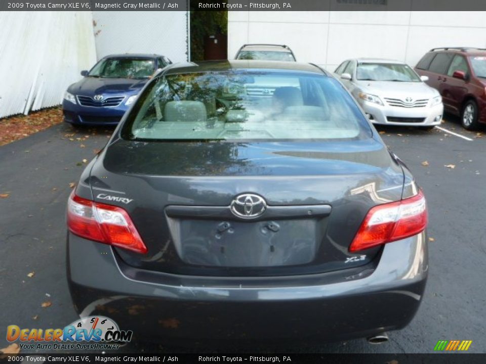 2009 Toyota Camry XLE V6 Magnetic Gray Metallic / Ash Photo #12