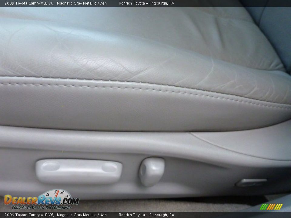 2009 Toyota Camry XLE V6 Magnetic Gray Metallic / Ash Photo #17
