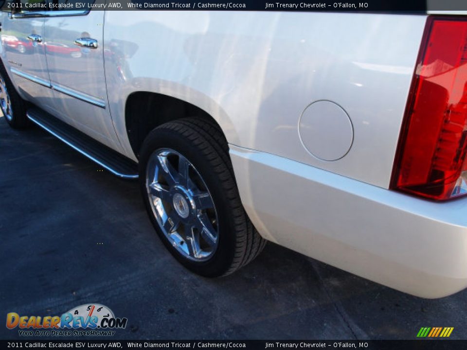 2011 Cadillac Escalade ESV Luxury AWD White Diamond Tricoat / Cashmere/Cocoa Photo #4