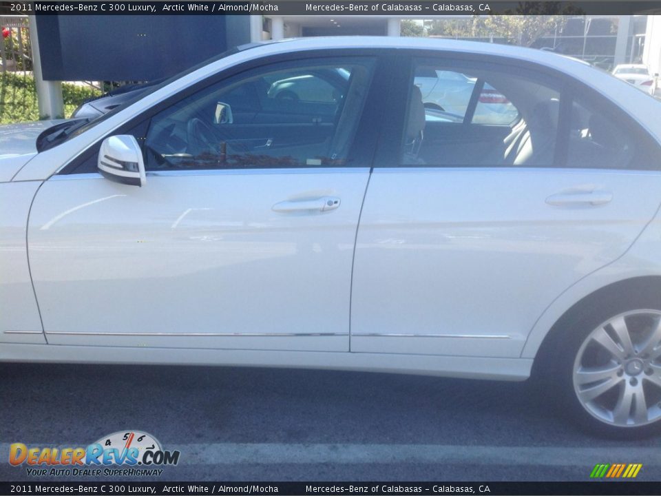 2011 Mercedes-Benz C 300 Luxury Arctic White / Almond/Mocha Photo #2
