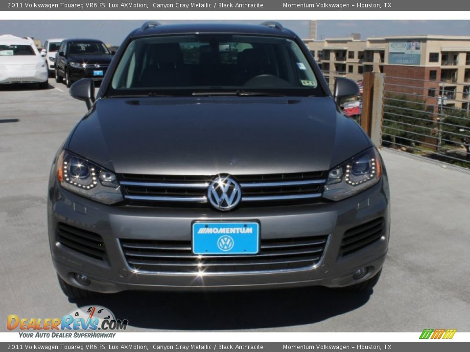 2011 Volkswagen Touareg VR6 FSI Lux 4XMotion Canyon Gray Metallic / Black Anthracite Photo #2