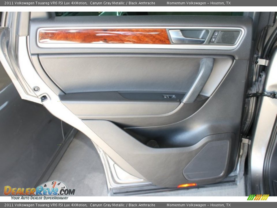 2011 Volkswagen Touareg VR6 FSI Lux 4XMotion Canyon Gray Metallic / Black Anthracite Photo #31