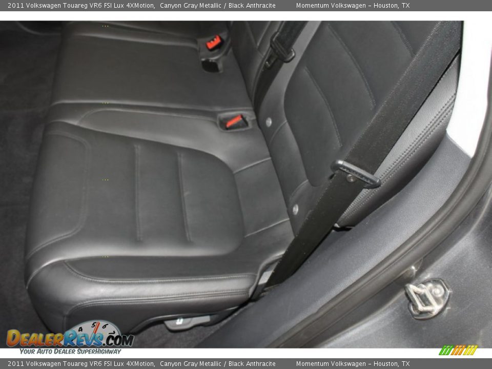 2011 Volkswagen Touareg VR6 FSI Lux 4XMotion Canyon Gray Metallic / Black Anthracite Photo #32