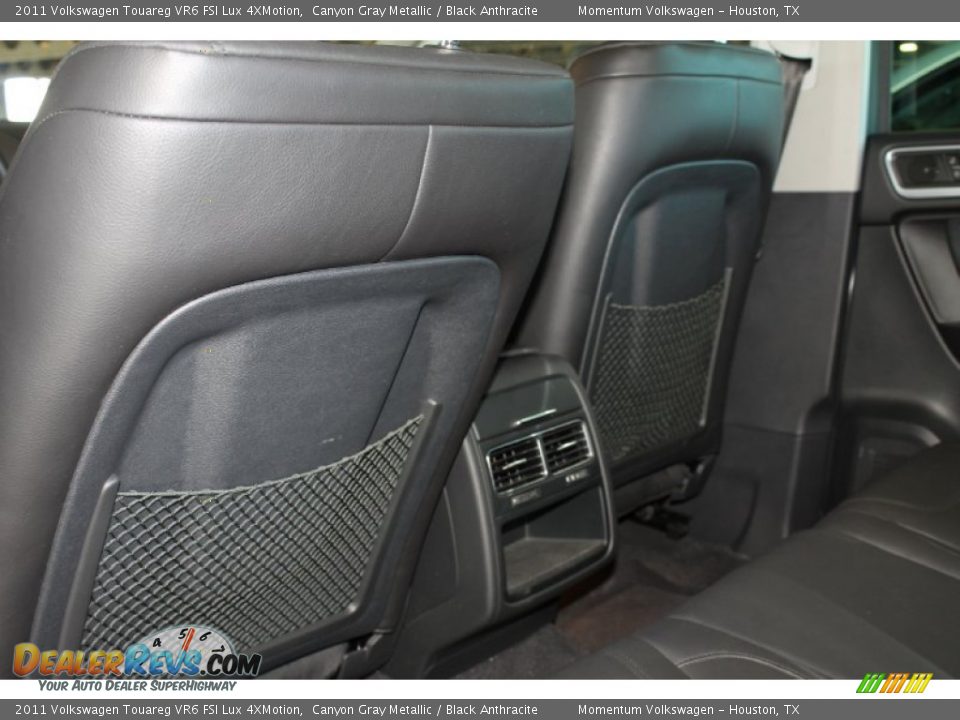 2011 Volkswagen Touareg VR6 FSI Lux 4XMotion Canyon Gray Metallic / Black Anthracite Photo #33