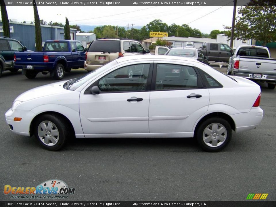 2006 Ford Focus ZX4 SE Sedan Cloud 9 White / Dark Flint/Light Flint Photo #2