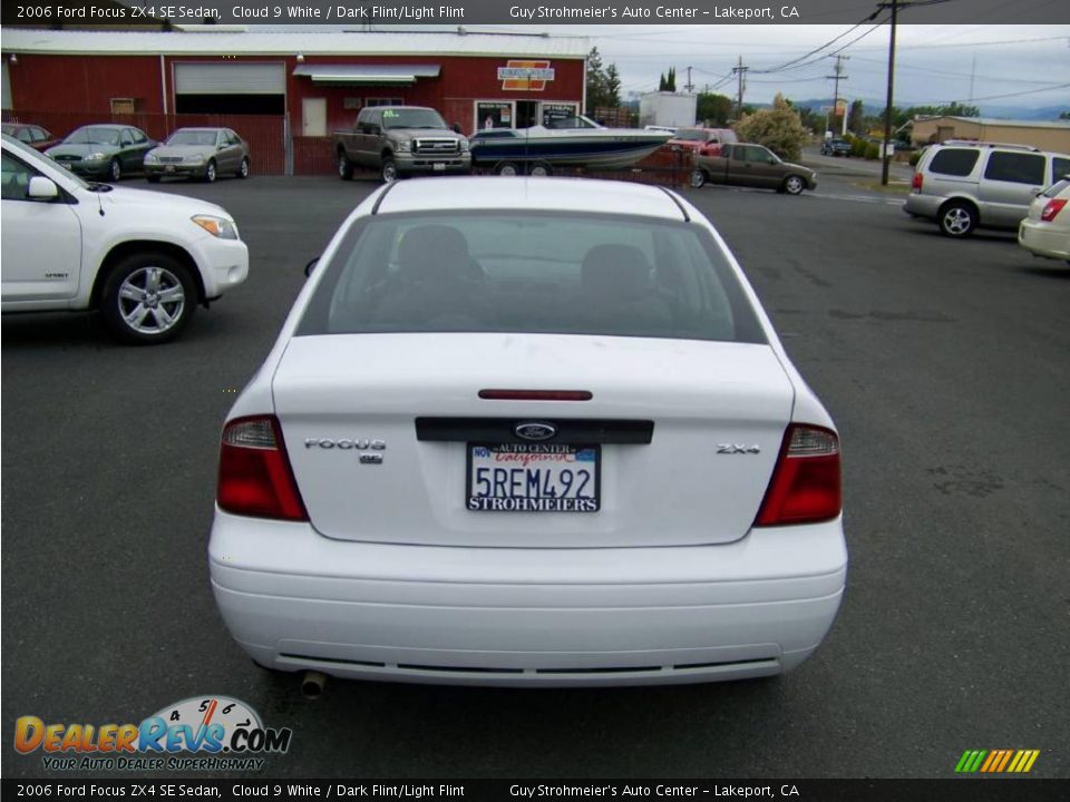 2006 Ford Focus ZX4 SE Sedan Cloud 9 White / Dark Flint/Light Flint Photo #4