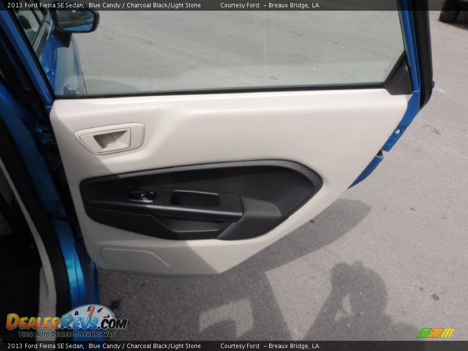 2013 Ford Fiesta SE Sedan Blue Candy / Charcoal Black/Light Stone Photo #10
