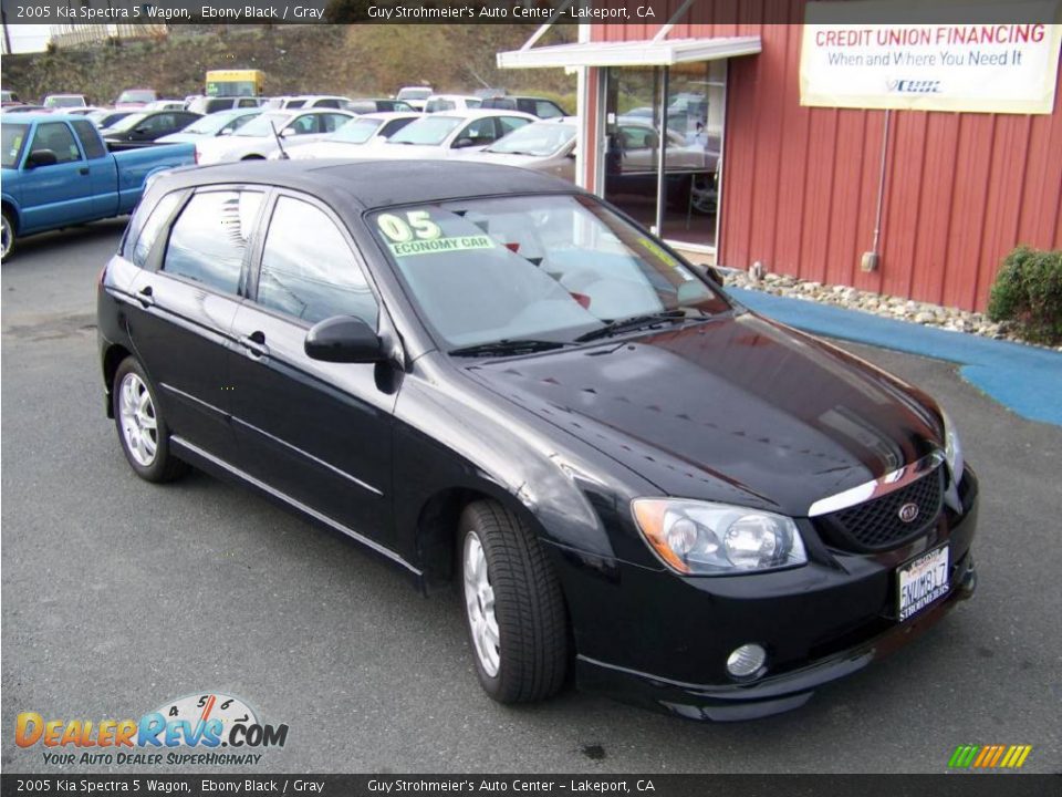 2005 Kia Spectra 5 Wagon Ebony Black / Gray Photo #7