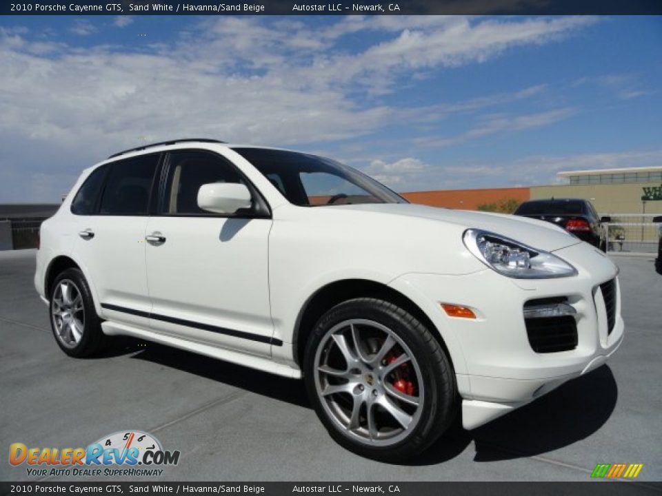 Front 3/4 View of 2010 Porsche Cayenne GTS Photo #2