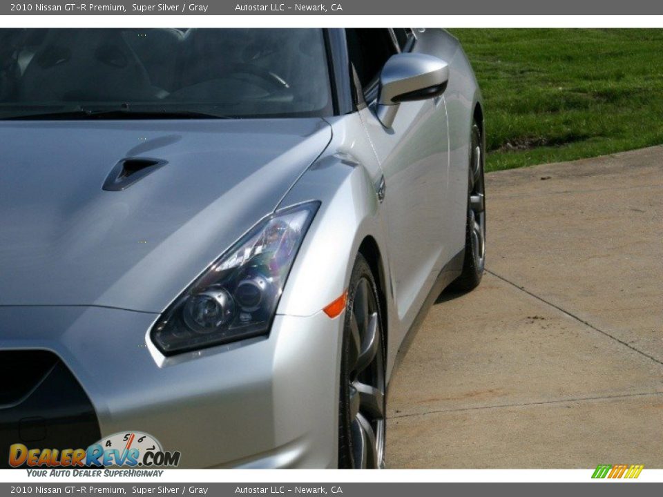 2010 Nissan GT-R Premium Super Silver / Gray Photo #8