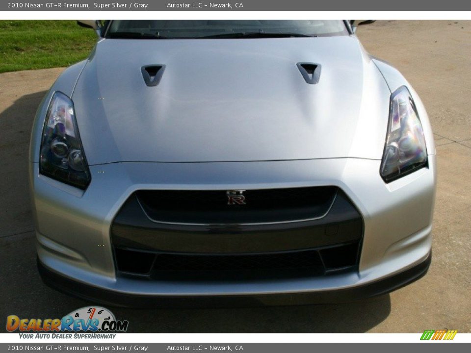 2010 Nissan GT-R Premium Super Silver / Gray Photo #9