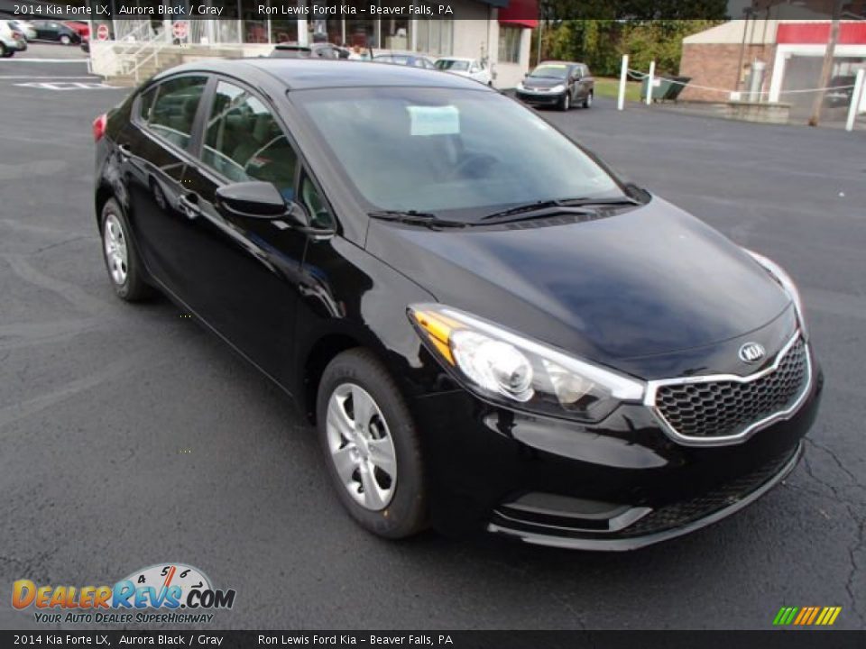 Front 3/4 View of 2014 Kia Forte LX Photo #2